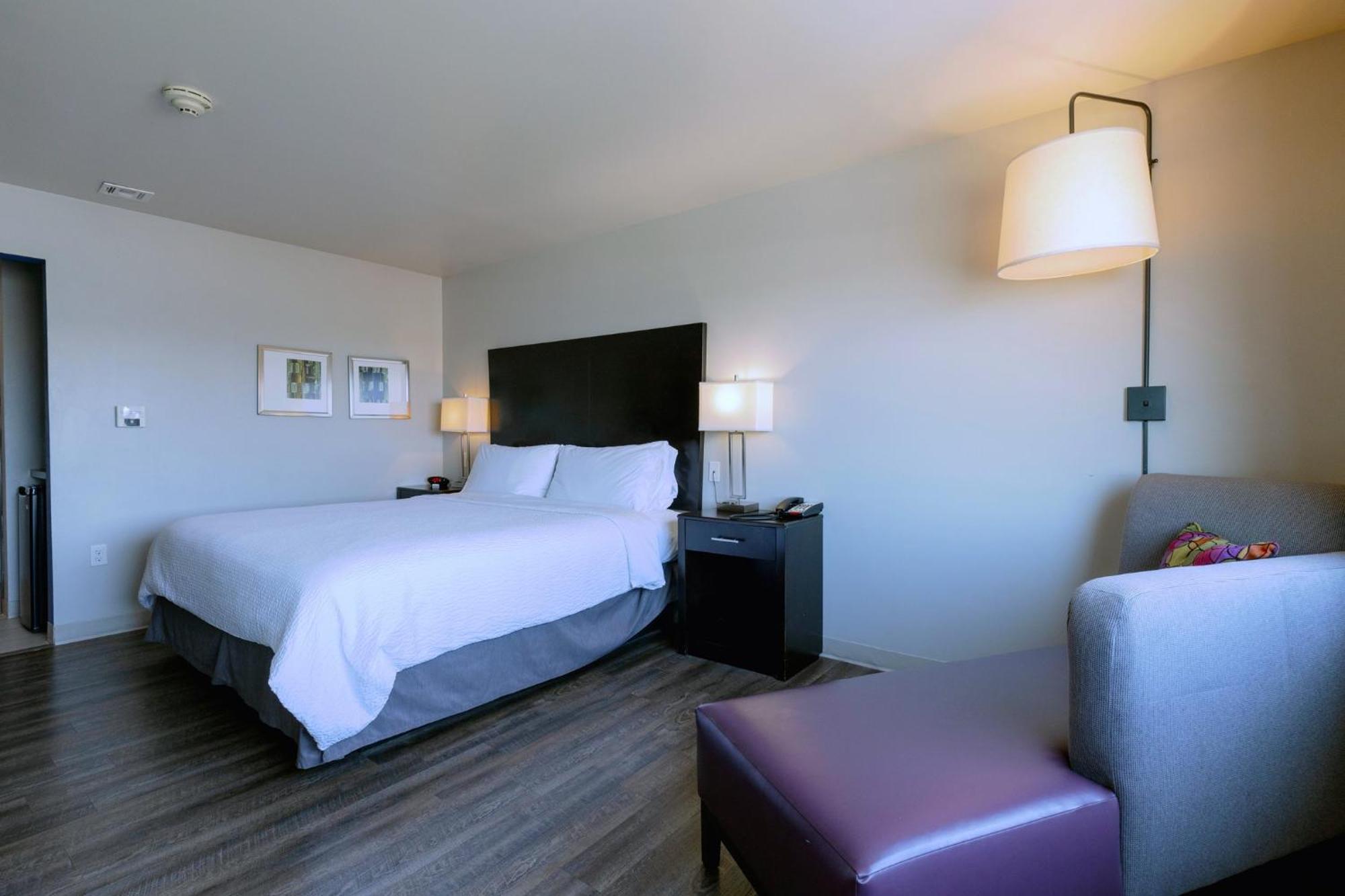 Holiday Inn Express And Suites Tahlequah By Ihg Exterior foto